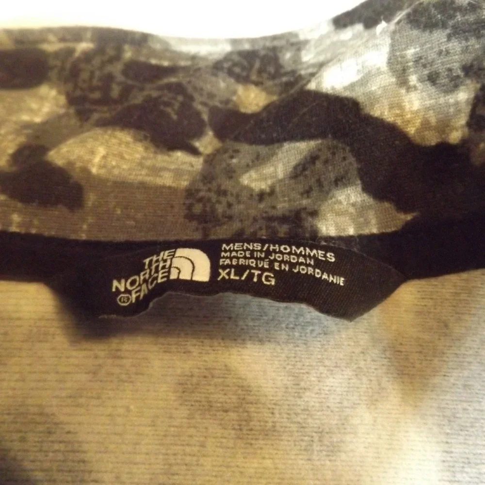 The North Face 1/4 Zip Pullover Black Gray Camo Sweater with Chest Pocket Mens X